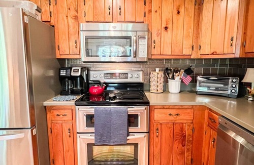 North Conway Villa | Spacious North Conway Home | Home Theater + Games