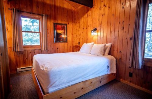 Babbitt House | Spacious Northwoods Cabin with Wrap-Around Deck & Lake Views Near Babbitt, Minnesota