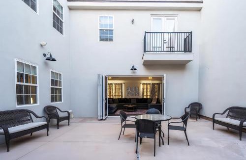 Hurricane House | Spacious Oasis, Rooftop Views , Hot Tub, Sleeps 34