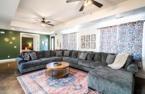 Hurricane House | Spacious Oasis, Rooftop Views , Hot Tub, Sleeps 34
