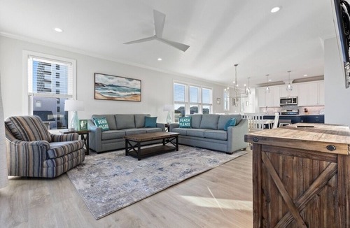 Wilmington Beach House | Spacious oceanfront 7-bedroom house, almost new, made up of two full units