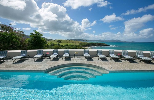 Estate Mount Pleasant East 1 Villa | Spacious Oceanfront 6-bedroom villa with AC in tranquil Christiansted