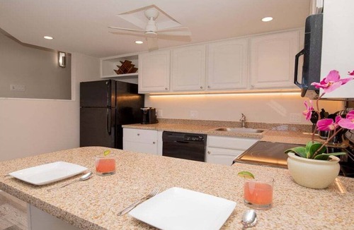 Honokowai Condo | Spacious OceanFront 1BD w Island Views - Hale Mahina A207