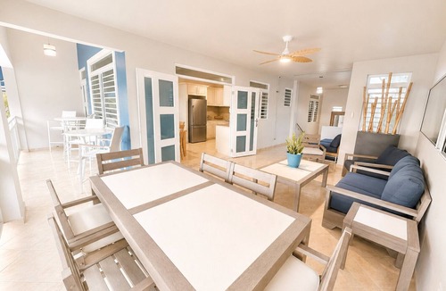 Espinar House | Spacious Oceanfront Home on the Beach 10 mins away from Rincón & Aguadilla | Swimming Pool
