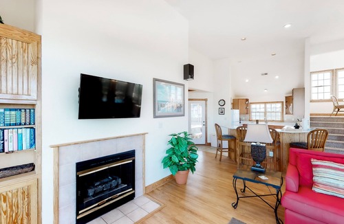 Pine Island House | Spacious oceanside home in a great location w/private pool, hot tub, & rec room