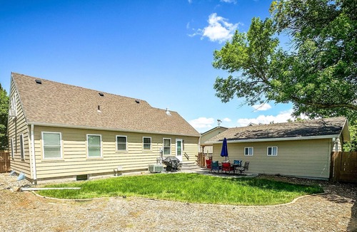 Ogallala House | Spacious Ogallala Home! 12 min to Lake McConaughy, Hunting Retreat, Dog Friendly