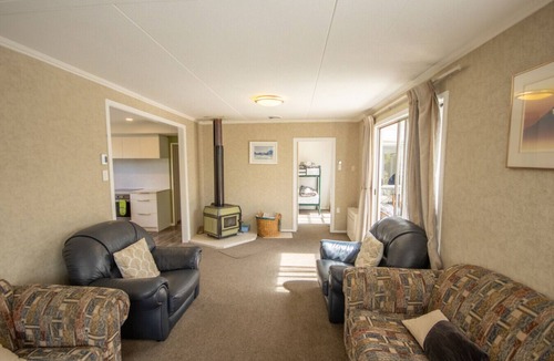 Twizel House | Spacious on Simons Street, Twizel - FREE WIFI