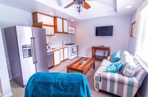 Anna's Retreat Apartment | Spacious One Bedroom Apartment- One Mile from Magen's Bay