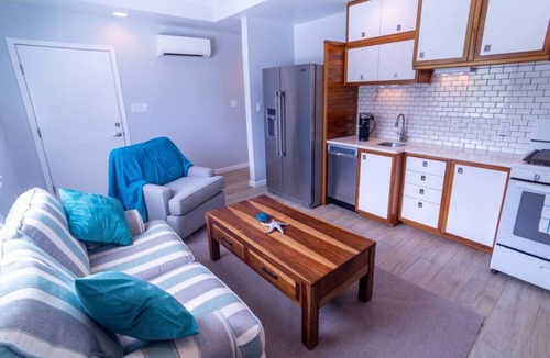 Anna's Retreat Apartment | Spacious One Bedroom Apartment- One Mile from Magen's Bay