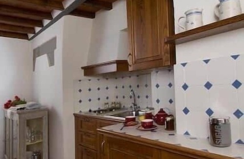 Prato House | Spacious one-bedroom apartment with loft in historic center (5)