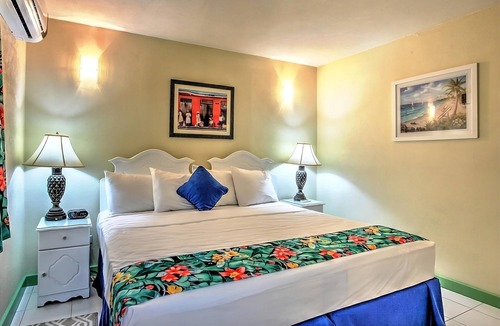 Rendezvous House | Spacious One Bedroom w/Living Area | Convenient Hotel Near Worthing Beach