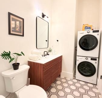 Downtown Apartment | Spacious One-Bedroom in Downtown Providence, Walk to PPAC