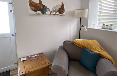 Mangotsfield House | Spacious Organic Cotswold Farm Cottage
