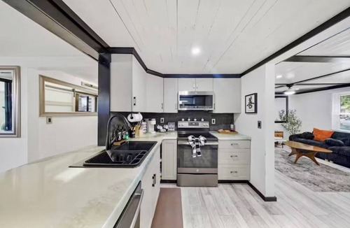 Fairview Shores House | Spacious Orlando Retreat w/Backyard Oasis Near Downtown & Attractions