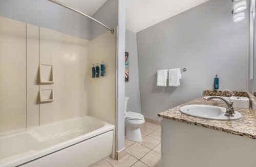 Canyon Corridor Hotel | Spacious Palm Springs Stay Close to Attractions for Ultimate Comfort