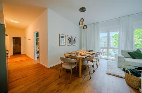 Gesundbrunnen Apartment | Spacious Parkside Residence - Modern 2BR by OYA