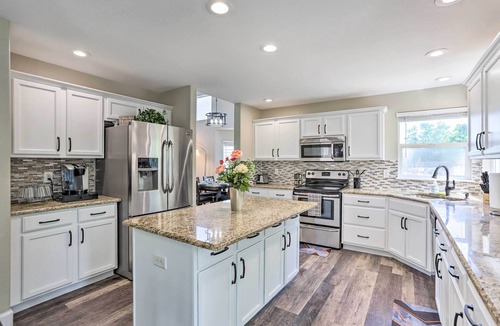 Thornton House | Spacious Parkview Home 12mi to Denver, Game room