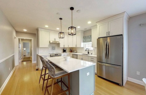 Newport East House | Spacious & Peaceful Retreat in Middletown