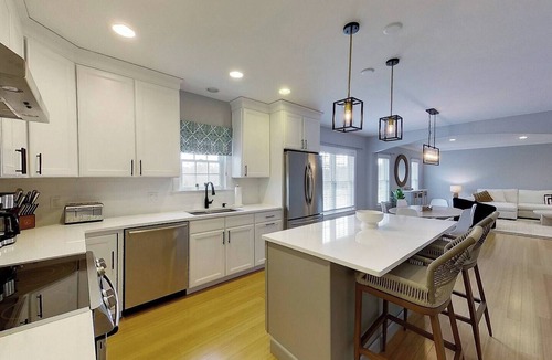 Newport East House | Spacious & Peaceful Retreat in Middletown