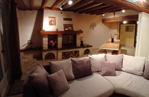 Escamps House | Spacious, peaceful village house.