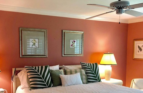 Pelican Bay Condo | Spacious Pelican Bay Condo, 3 Bedrooms