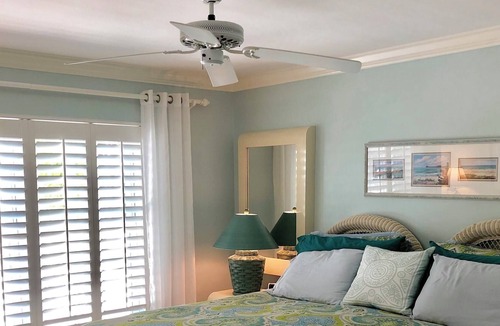 Pelican Bay Condo | Spacious Pelican Bay Condo, 3 Bedrooms