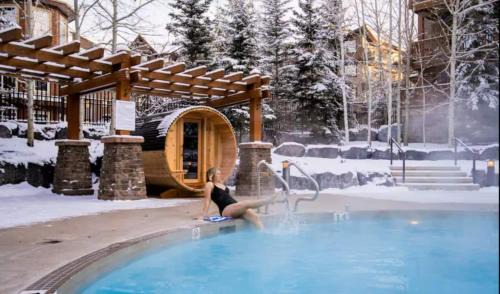 Canmore House | Spacious Penthouse Suite-King Beds-Pool & Hot Tub