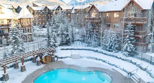 Canmore House | Spacious Penthouse Suite-King Beds-Pool & Hot Tub