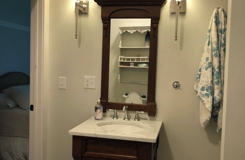 Tecumseh House | Spacious perfect house to come and ExploreHistorical Tecumseh