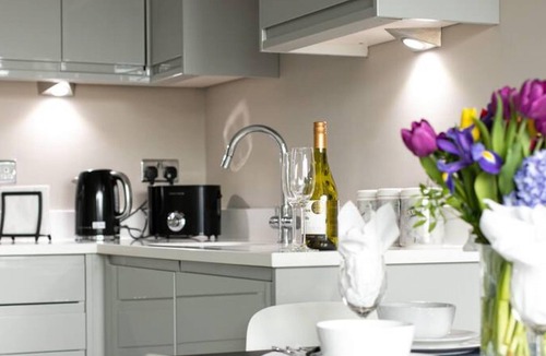 Brighton City Centre Apartment | Spacious Perfect Location Moments Away From Pier
