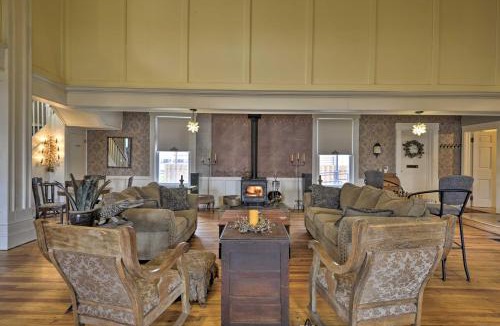 Dundee House | Spacious Pet-Friendly Home - Near Dundee Wineries!