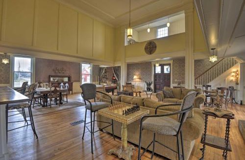Dundee House | Spacious Pet-Friendly Home - Near Dundee Wineries!