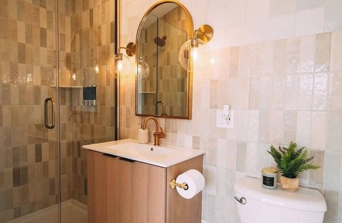 Alaminos House | Spacious & Pet-Friendly Home – 10 Minutes to Disney, TVs in Every Bedroom!