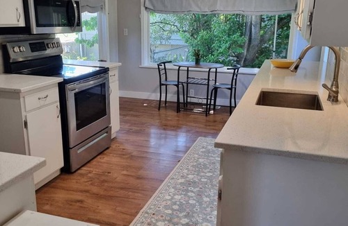 Hazelwood House | Spacious, pet-friendly, 2-bedroom house close to Portland Airport
