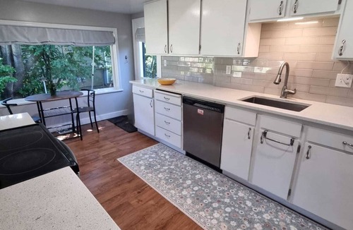 Hazelwood House | Spacious, pet-friendly, 2-bedroom house close to Portland Airport