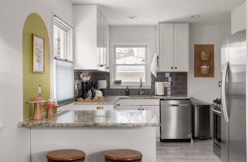 Drayton Plains House | Spacious, Pet-Friendly Home w/Game Room —Sleeps 12