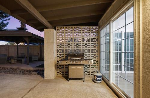 Paradise Valley Village House | Spacious Phoenix Oasis w/Pool & Game Room