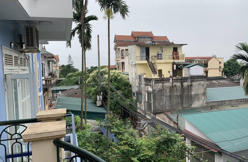Yen Phu House | Spacious place with balcony view near Westlake