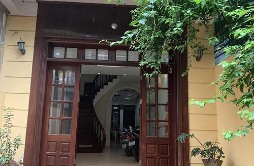 Yen Phu House | Spacious place with balcony view near Westlake
