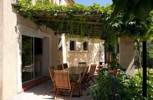 Barjac House | Spacious, pleasant house in the heart of a Provencal village