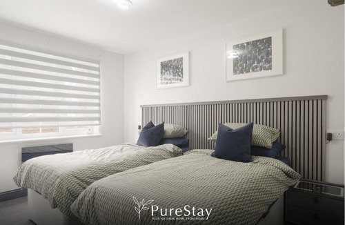 Sheffield Apartment | Spacious & Practical 2-Bedroom Sheffield Flat by PureStay