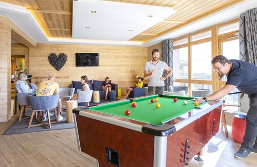 Les Menuires Apartment | Spacious Premium Ski Retreat