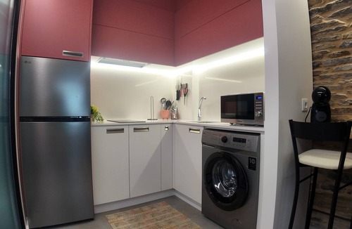 Lugo Apartment | Spacious Premium Studio with a King-Size Bed Inside the City Walls