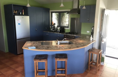 Whananaki North House | Spacious private modern house, seaviews, decks