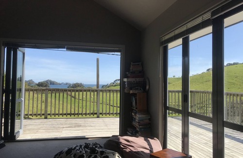 Whananaki North House | Spacious private modern house, seaviews, decks