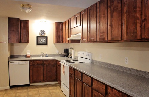 Moab Apartment | Spacious Private 3BR Apartment Full Kitchen Walk Downtown Sleeps 8