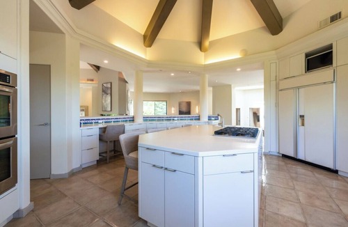 Napa House | Spacious, Private 5-bedroom house in Napa with Pool, Hot Tub, and Vineyard Views