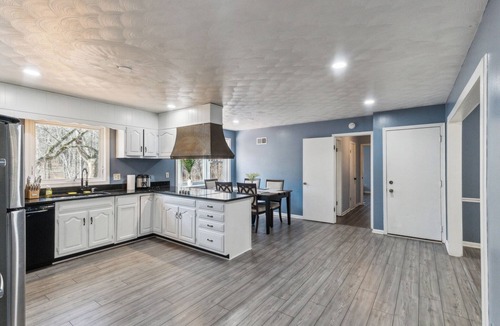 Gaithersburg House | Spacious private 6 bedrooms Oasis Retreat in lovely Gaithersburg