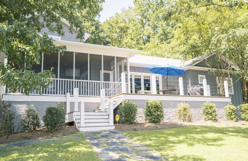 Dadeville House | Spacious, Private, Beautiful Lot in Holiday Shores