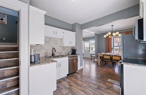 Morton Meadows House | Spacious, Private Bedroom Prime Location Near UNMC/Blackstone - Shared House